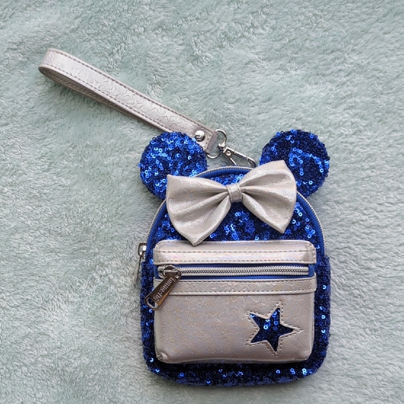 Disney Parks Loungefly Wristlet Star Minnie Mouse Sequined Blue Silver Backpack - Picture 1 of 9
